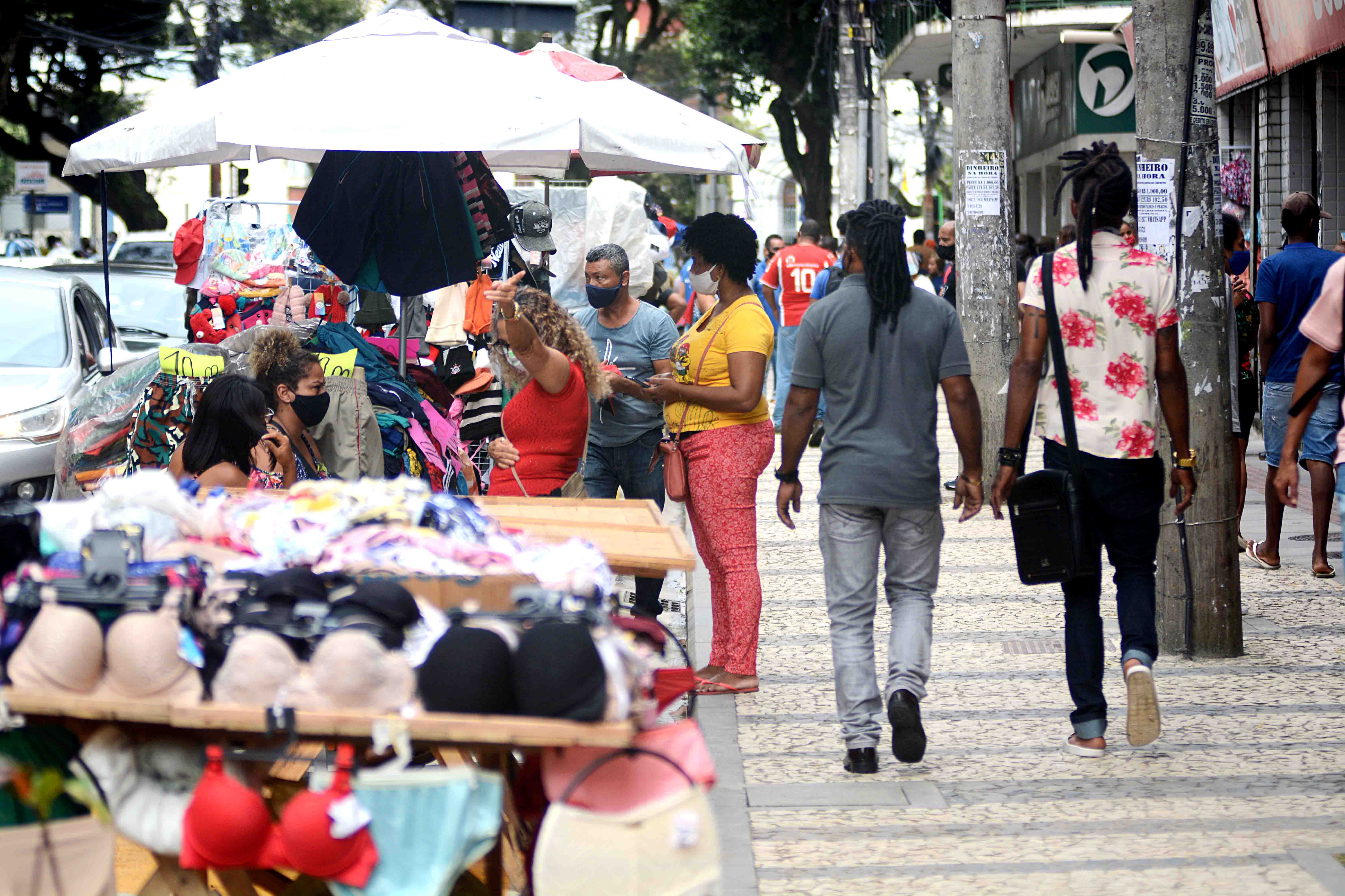 Financiamento destinado a microempreendedores informais e sem CNPJ. Valores até R$ 12 mil.